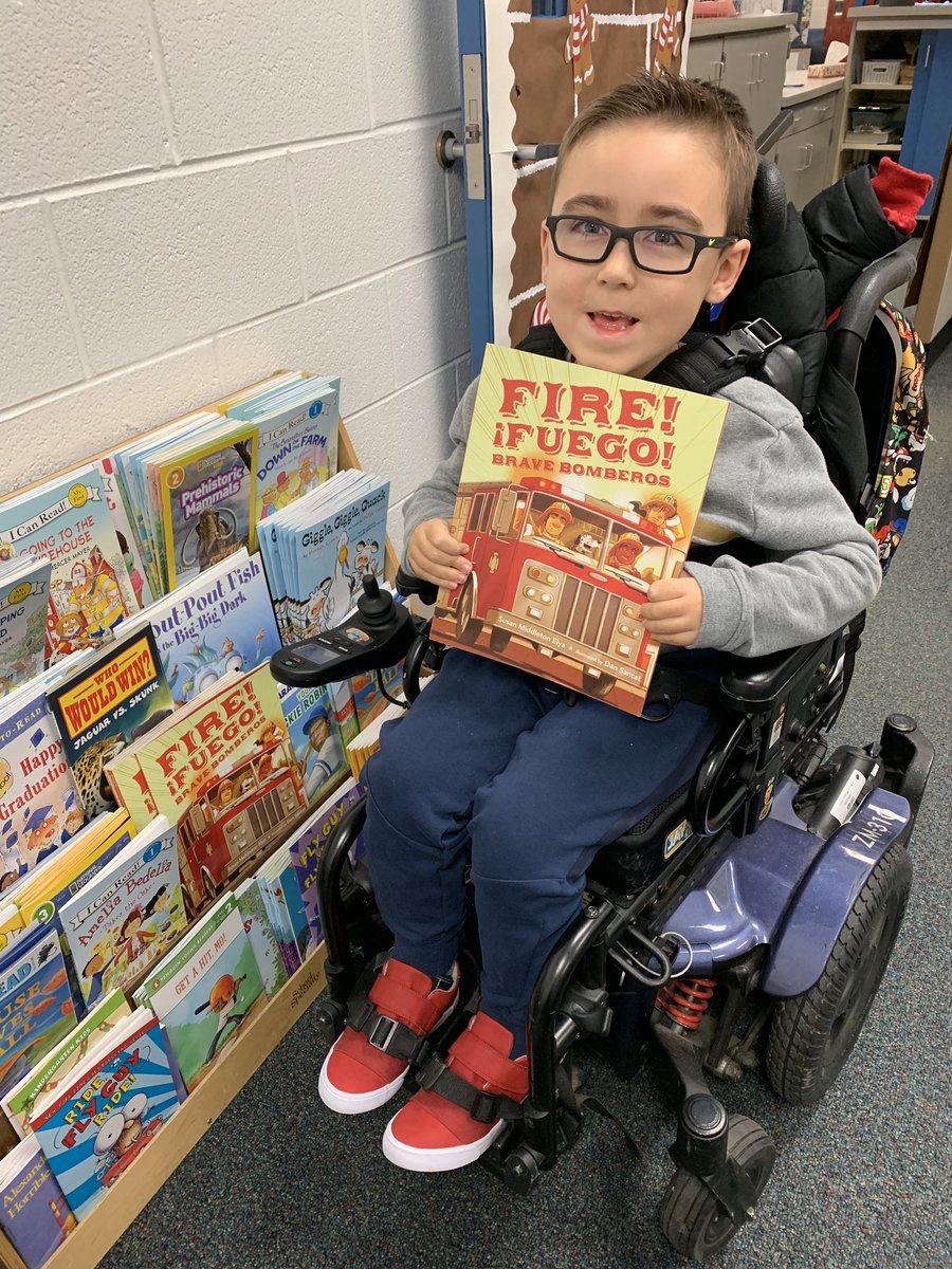 Kcannon96's tweet photo. A lot of awesomeness at Riverwood today. Birthday books, reading with Mrs. Beth Olsen, author visit, and much more! Riverwood staff working hard everyday to show students they matter and are loved! #RWrocks #D15rocks #makeanimpact https://t.co/4AJTLAYNBp