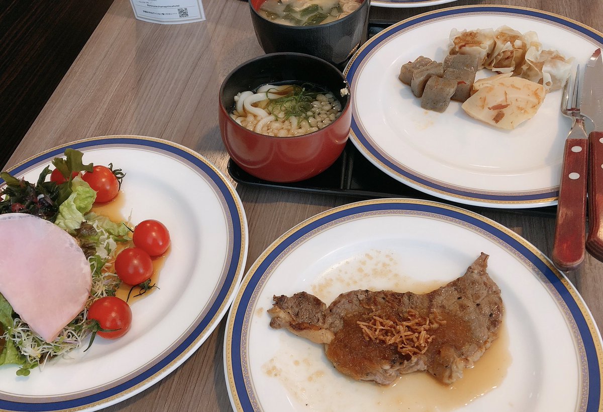 るるるたお おはようございます 今日はいつもより さらにねぼすけです 家事からの解放 すばら ホテルでの朝食ビュッフェ 朝からステーキ いただきマンモス 新横浜プリンスホテル