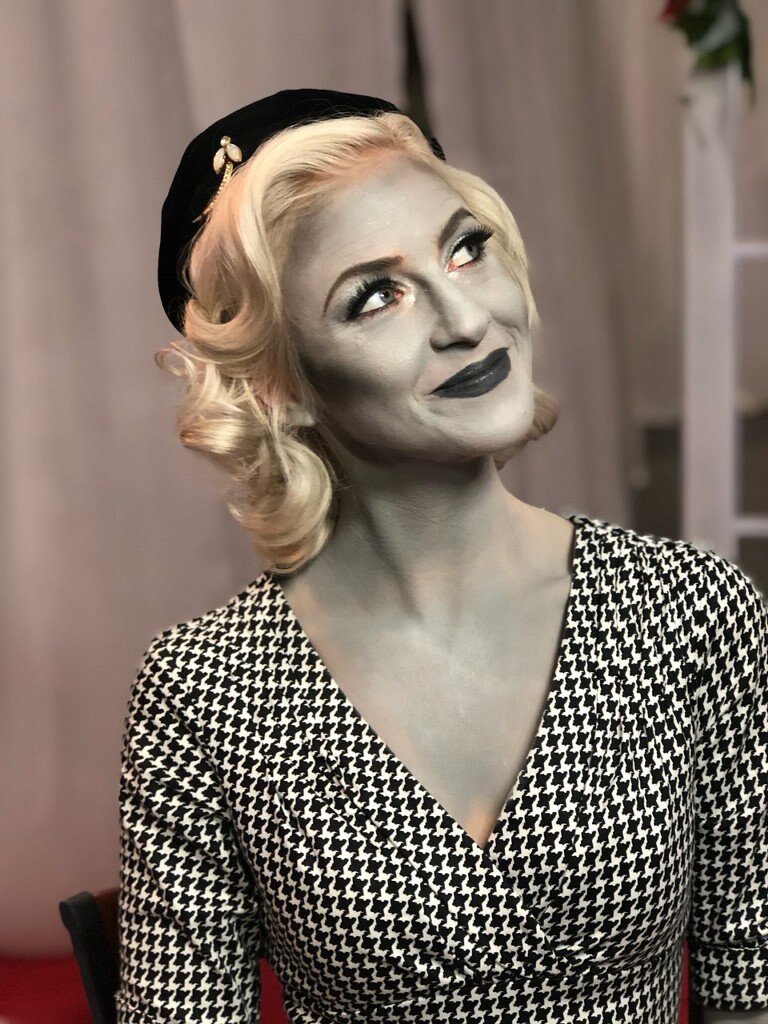 EastCoastTweets's tweet image. It was a weekend full of cheer as the holiday party season kicked off into high gear! Dancers from 504 Supreme looked as if they popped out of a classic black &amp;amp; white movie as guests at another party were greeted by a mirror man as they entered a separate corporate holiday party.