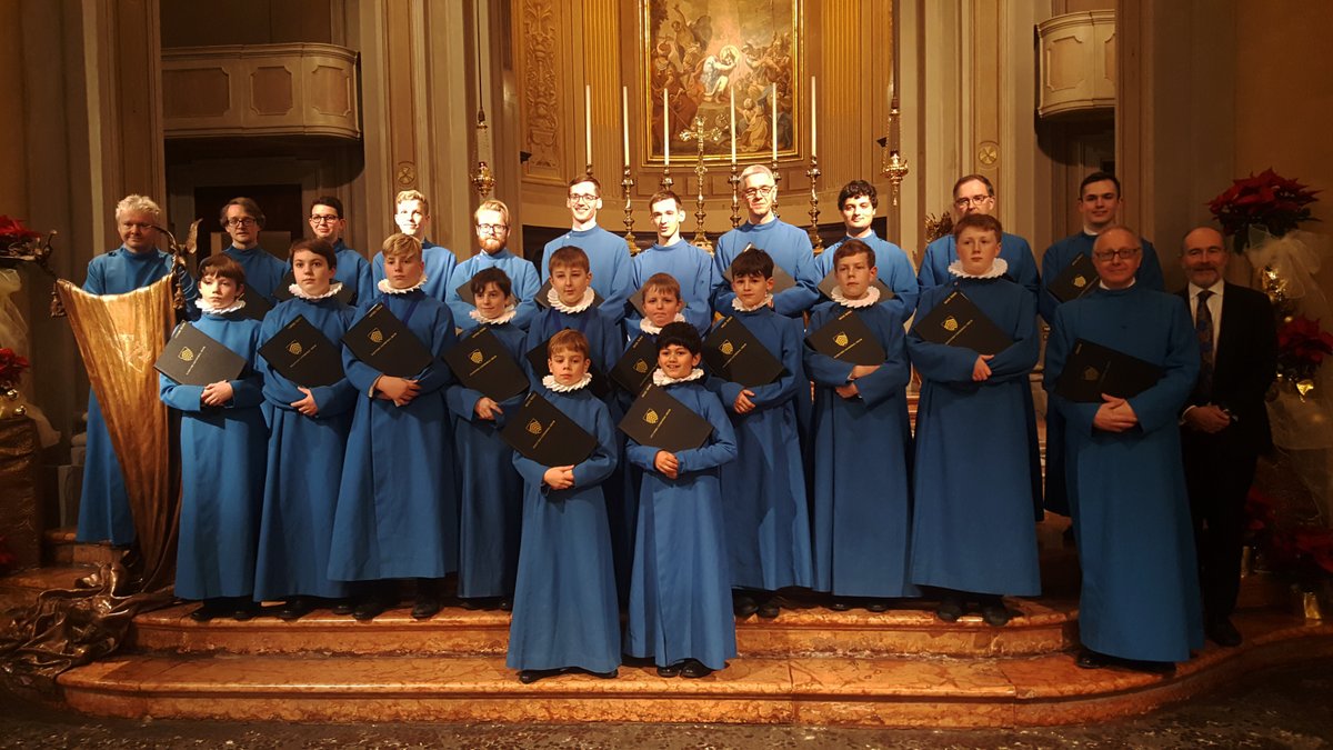 And <a href="/HfdCath_Choir/">Hereford Cathedral Choir</a>'s tour of #Bologna is complete with a festive concert in the church of San Procolo! Many thanks to <a href="/UKinItaly/">UK in Italy 🇬🇧🇮🇹</a> for the invitation to perform and for such a wonderful welcome.