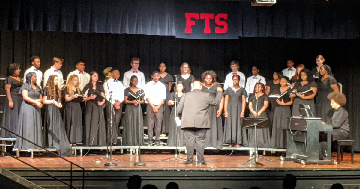 tomhatch4unc's tweet photo. Fall Semester Choral Concert tonight. @FTSNewsNetwork @FTSAnnouncement https://t.co/AU0xGbPXCB