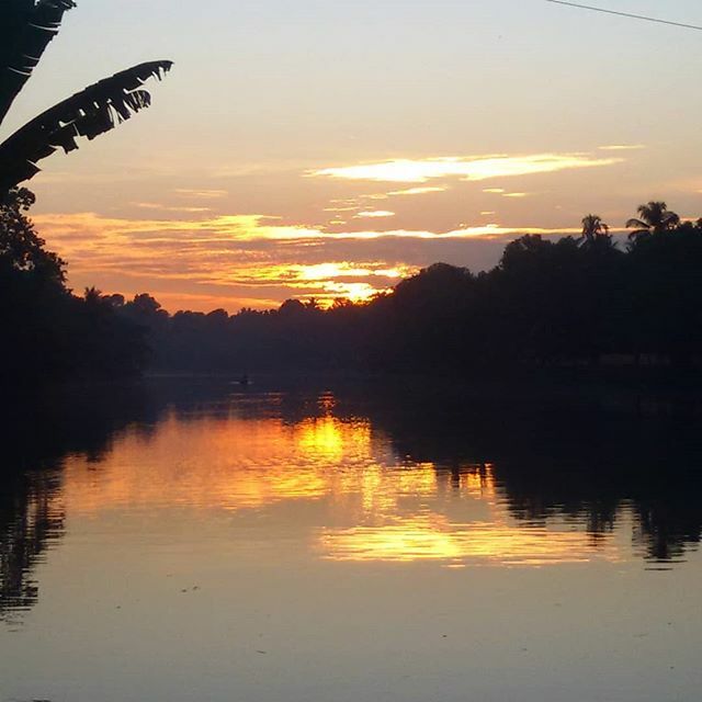 iypetomson's tweet photo. Sunrise View
#sunrise #river #riverside #sky #colors #colorshades #reflection #ripples #nature #naturelove #lovenature #naturebeauty #naturephotography #calm #serene #scenic #kerala #india #indian #godsowncountry #planetearth #igers #natureporn #naturewalk #landscape https://t.co/CrbhGJS08w