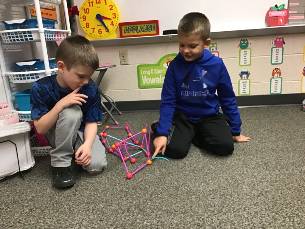 JCDMissCarter's tweet photo. More creativity during our STEM time. https://t.co/nc7klP16Ji