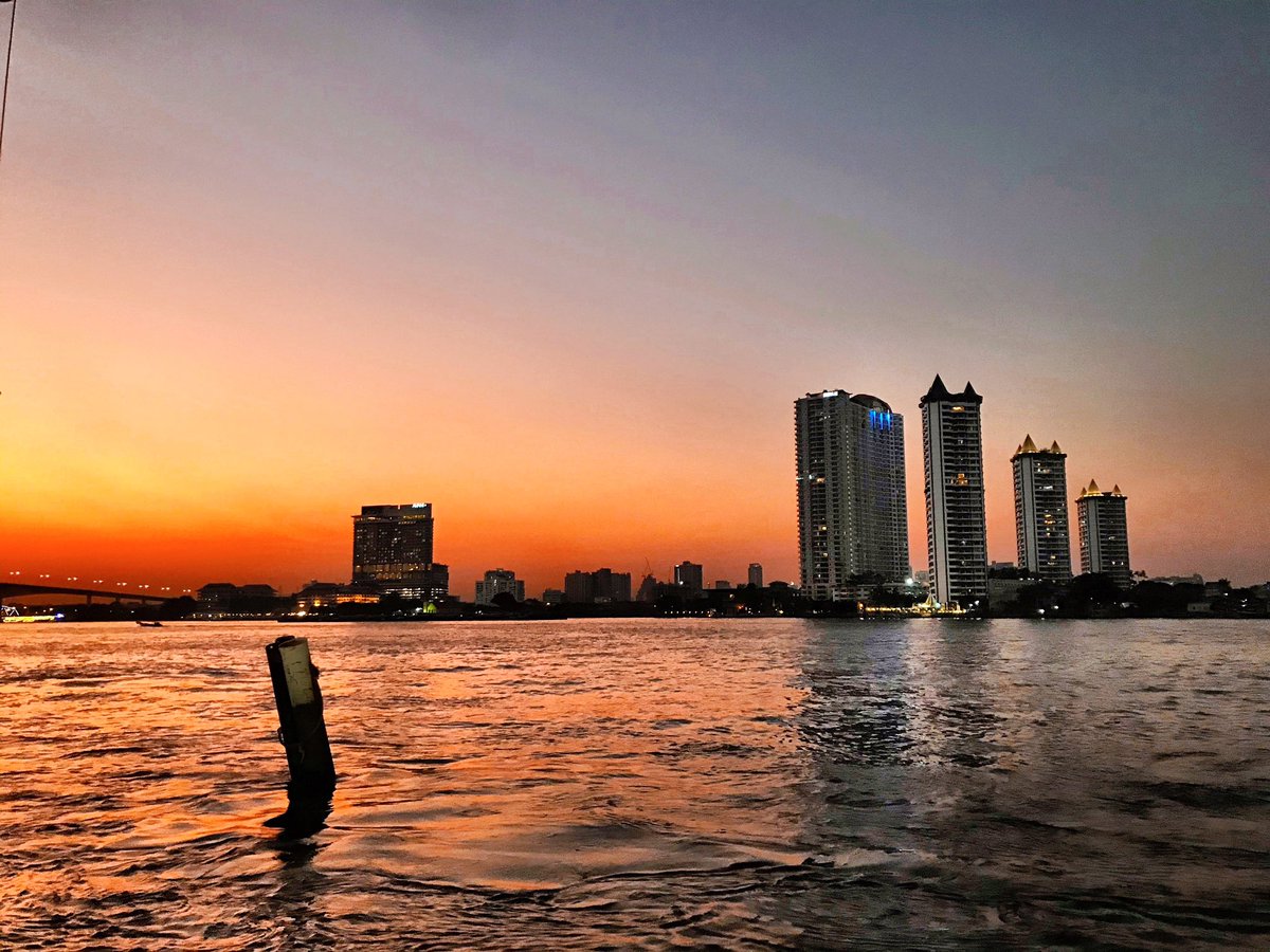 이틀 전 태국 석양 
Thailand sunset two days ago. 
개인적으로 찍은 후 마음에 들었던 사진 🙄❤️
