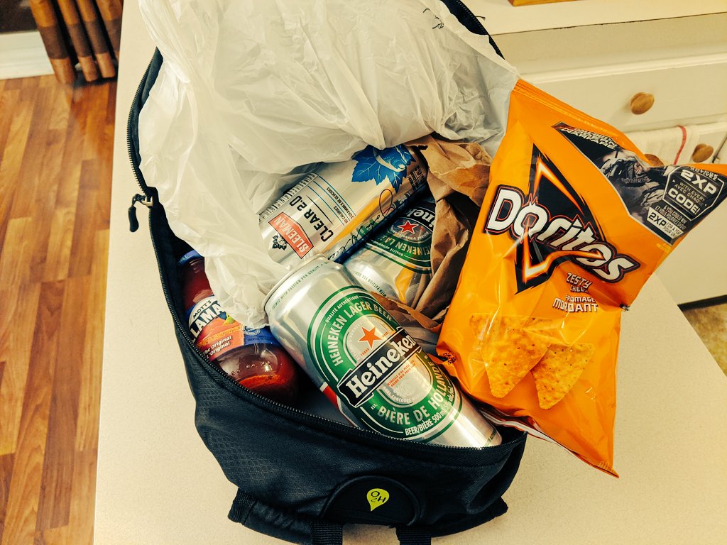 Painchaud2000's tweet photo. My magic bag is just bursting with goodies tonight! Gonna spend it with beer and stardew! Have a great night y'all! #beer #cheatday #crapfood #food https://t.co/yOooAtUHNq