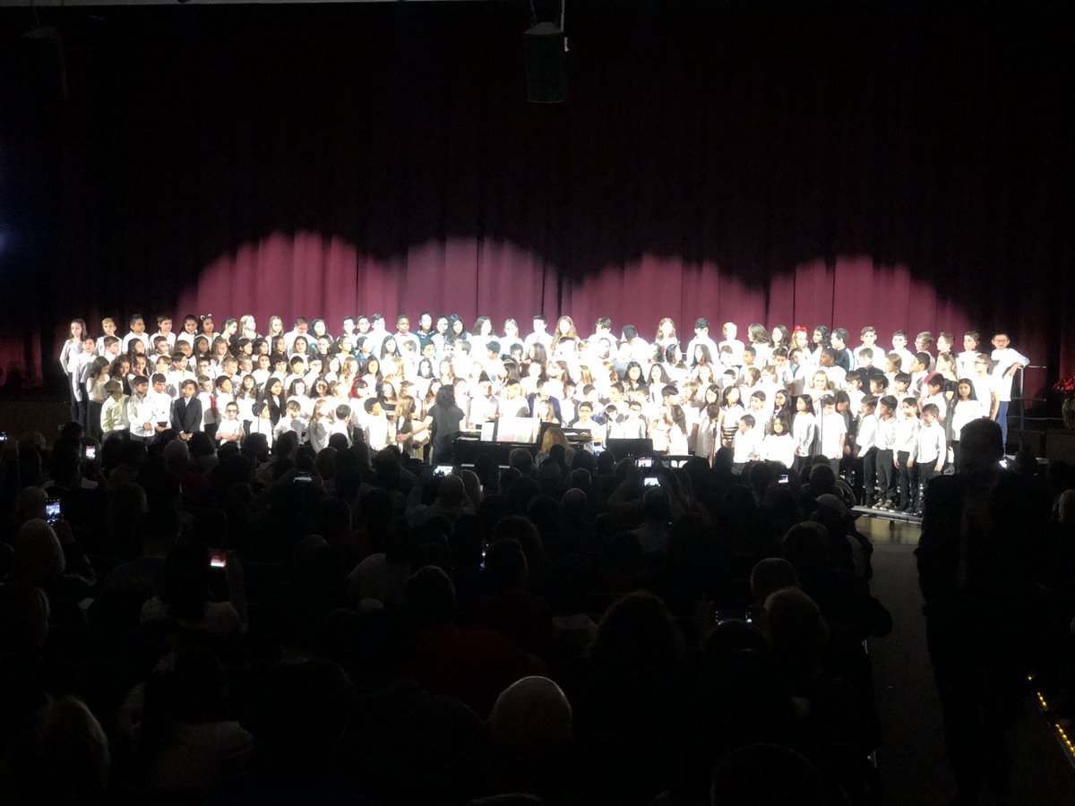 ⁦<a href="/Jackson_Ave/">Jackson Ave School</a>⁩ fourth grade chorus #MineolaProud