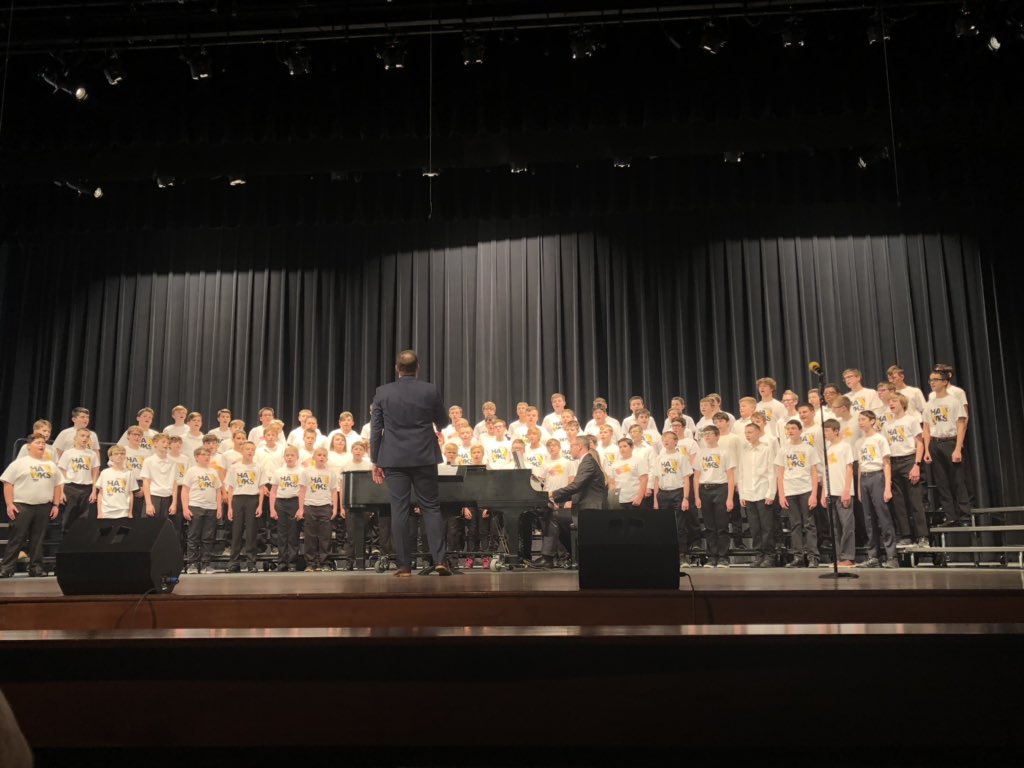 AnkenyParkview's tweet photo. Fantastic performance tonight by our 7th grade Bass Clef choir!  Congratulations on your Ankeny debut, Mr. Sponder! Also, congrats to the boys selected for the OPUS honor choir! @PVMS_Music https://t.co/keWZcmAaZ4