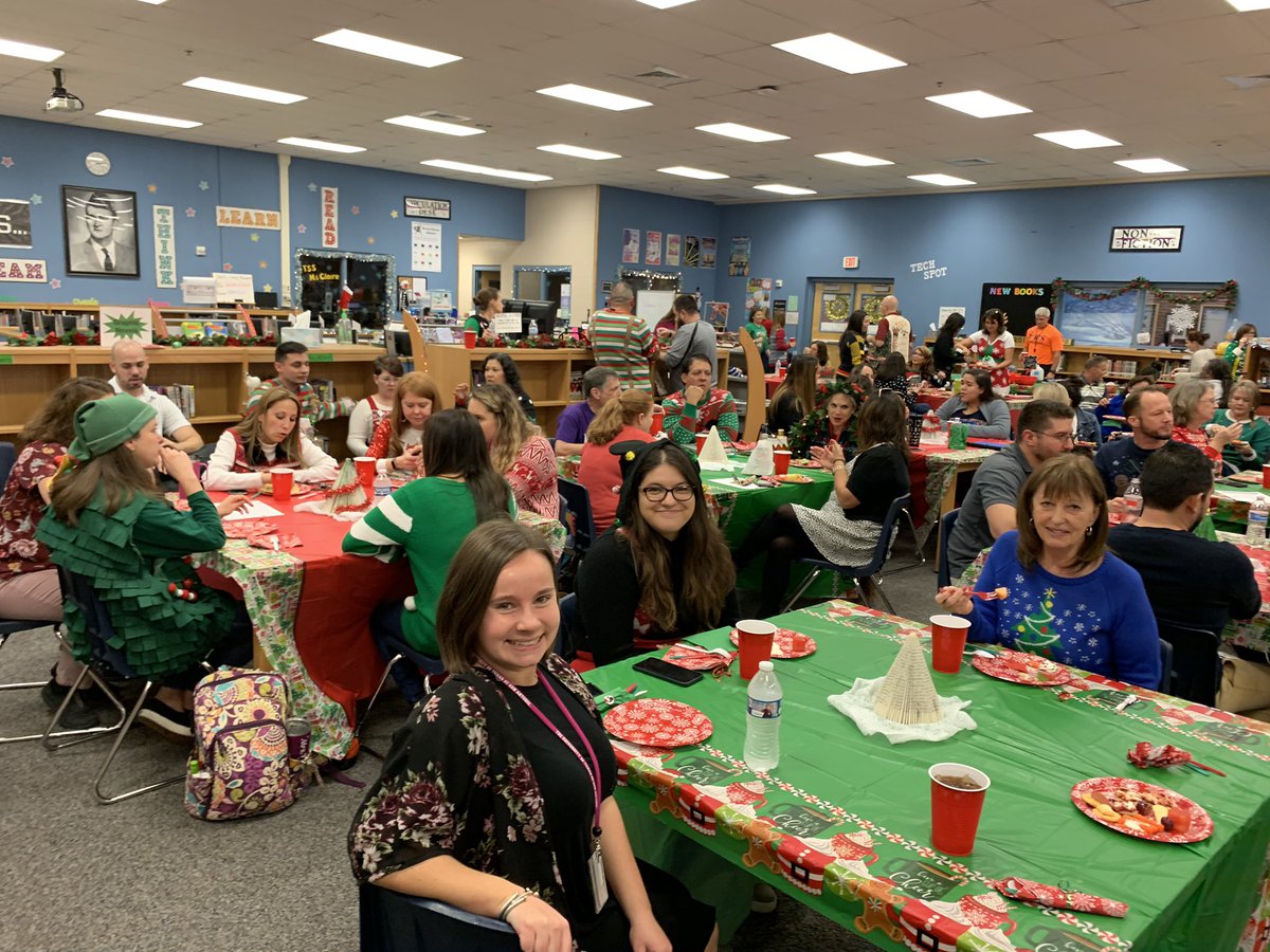 JamieLTenorio's tweet photo. Faculty holiday party today at HGMS!!  Great to spend time with my awesome colleagues!  @NISDGARCIA https://t.co/97rIJXVixU