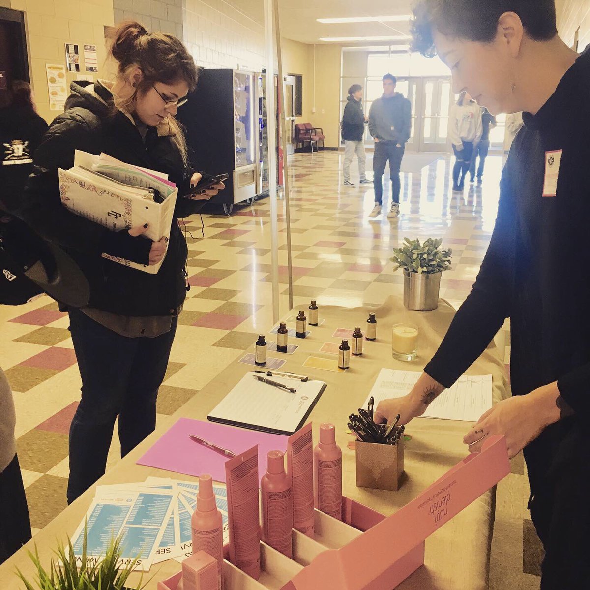 fccareercntr's tweet photo. We had fun checking out Aveda’s products today! 😍 Stay tuned for the winner of the Dutch Bros card on tomorrow’s morning announcements if you stopped by to ask about their cosmetology program! 💇🏼‍♀️@aveda https://t.co/Uzd7ki9oLa