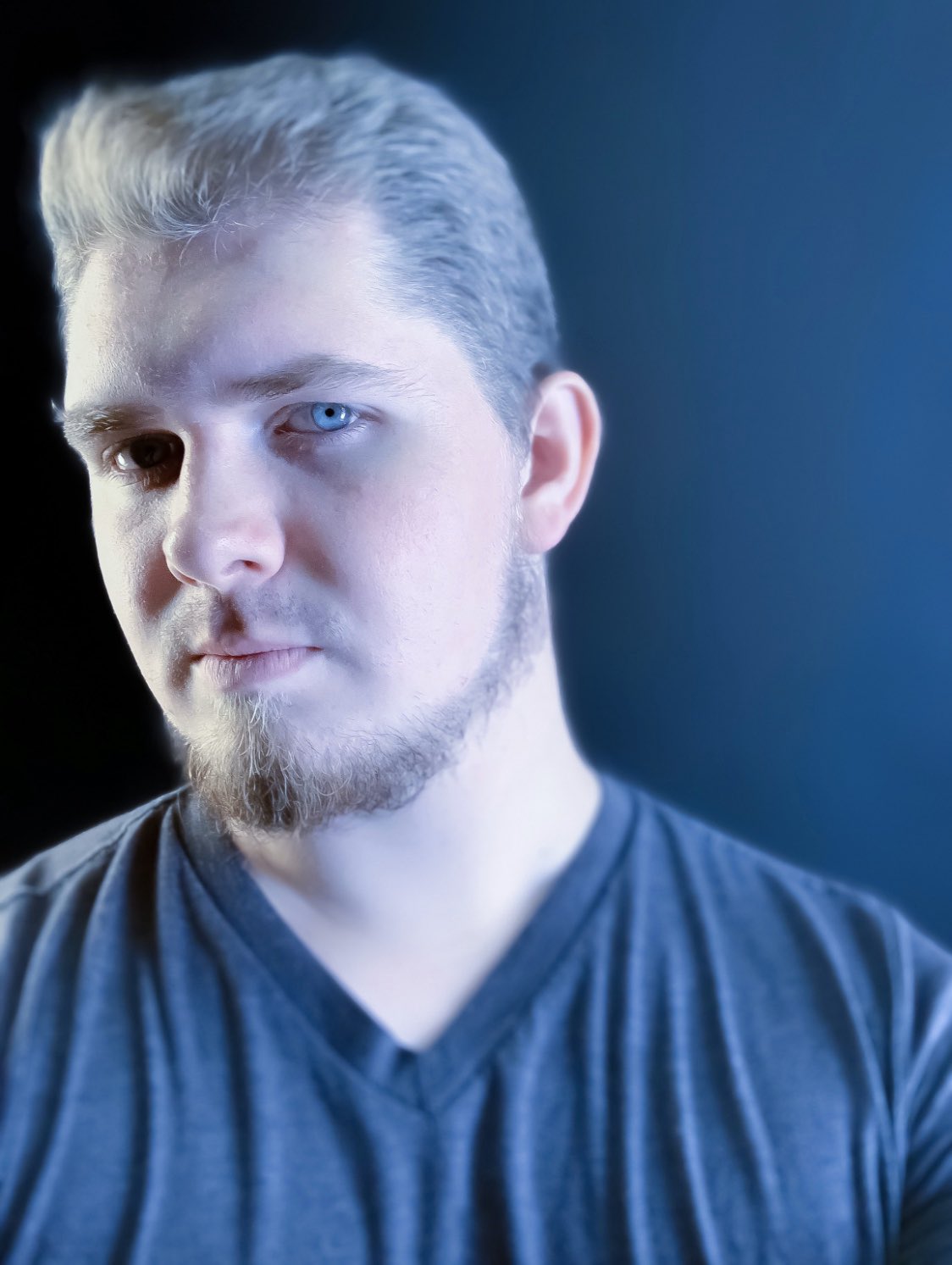 Нарратор ютуб канал. Наратор даиелайид 2. Наратор. Нарратор блоггер. Наратор.