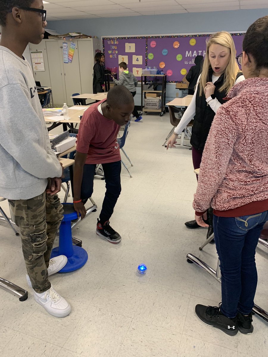 ScanlanSTEM's tweet photo. Ms. Starring’s math class coding with Sphero Balls for Hour of Code this week. Dec 9-15 is the week where schools across the globe participate in #HourOfCode! @StoughtonPS @codeorg @Sphero https://t.co/ZWfzjxwRxw