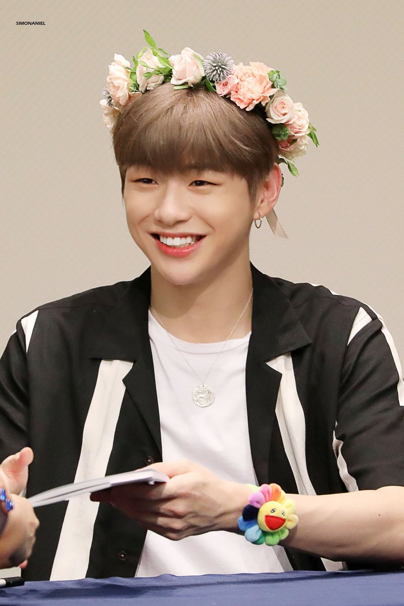 simonaniel1210's tweet photo. 강아지야 너는 항상 그렇게 예쁘게 웃어
생일 축하해 ♡

#HappyDanielDay
#다니티가_다니엘을_사랑하는방법
#첫눈같은_강다니엘_너의_색으로_물들다 
#강다니엘 #kangdaniel #다니엘 #daniel https://t.co/pfPoWP0Fkx