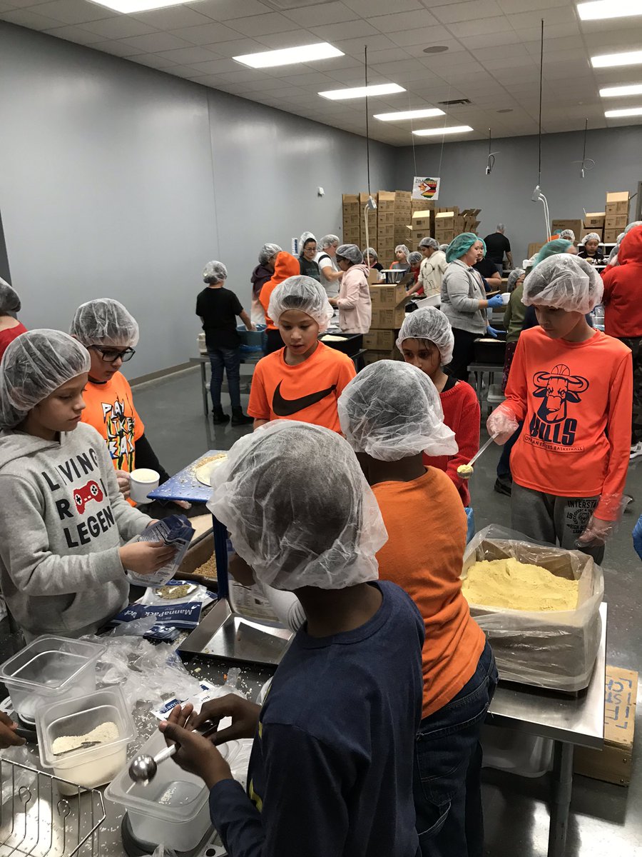 MrsVazquez54's tweet photo. This is what being a “CHAMPION for someone else” looks like! Thank you @fmsc_org for creating a magical experience for #D54Armstrong  @D54schools #D54Champions https://t.co/S0AMjo1VKy