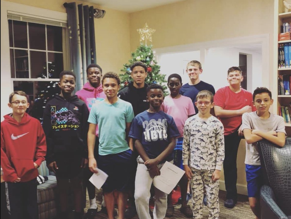 miltonhershey's tweet image. Our student homes are decorated for the holiday season! It's just one of the many holiday traditions that happen at Milton Hershey School. Learn more: bit.ly/2nHtd8d #25DaysofMHS