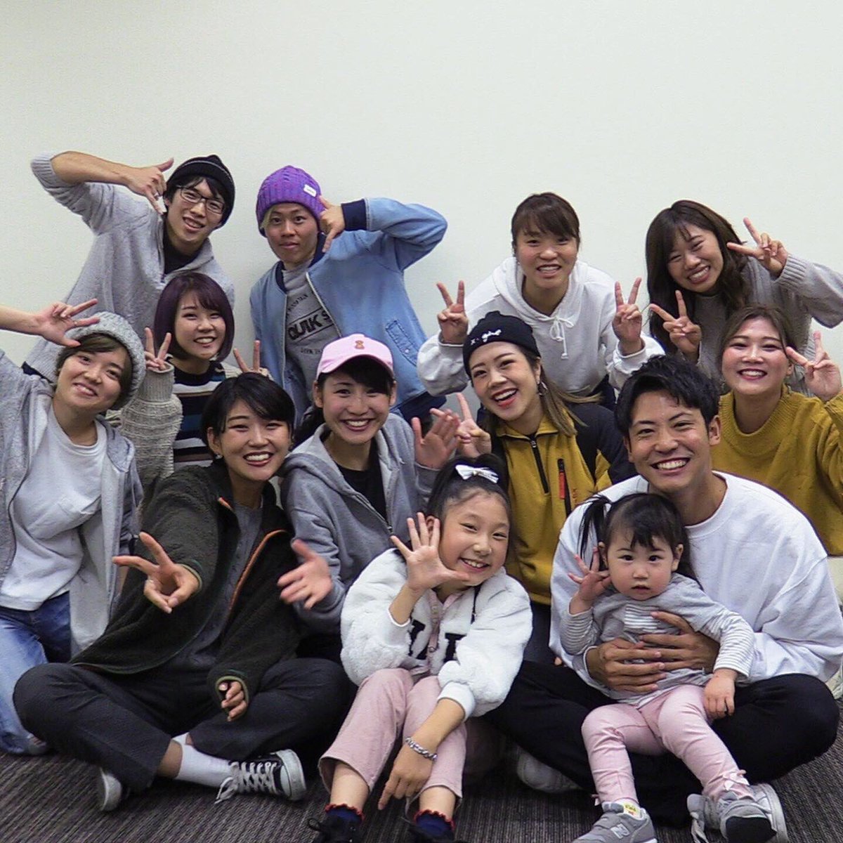 CreativeOurFes1's tweet photo. 💃“私が、主人公だ”🕺
「個性」が「変わってるね」になる世の中に生きづらさを感じる人々へ。〈障害者、不登校、高齢者、学生、子ども〉が共にミュージカルを創り上げる。一人一人の「挑戦」で誰かの「きっかけ」を創る。
「変わってるね」が「才能」であり、誰もが「幸せ」になれる事を証明します！ https://t.co/iH82HfHKWN