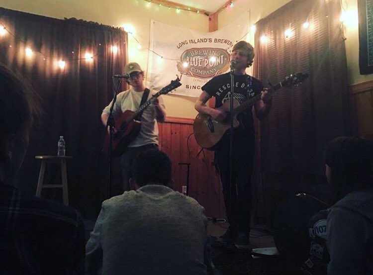 Throwback to 2017 at <a href="/StripNorth/">NorthPoleStripClub</a>. Remember when <a href="/JakeSupovitz/">Papa Bear</a> and I both desperately needed hair cuts?