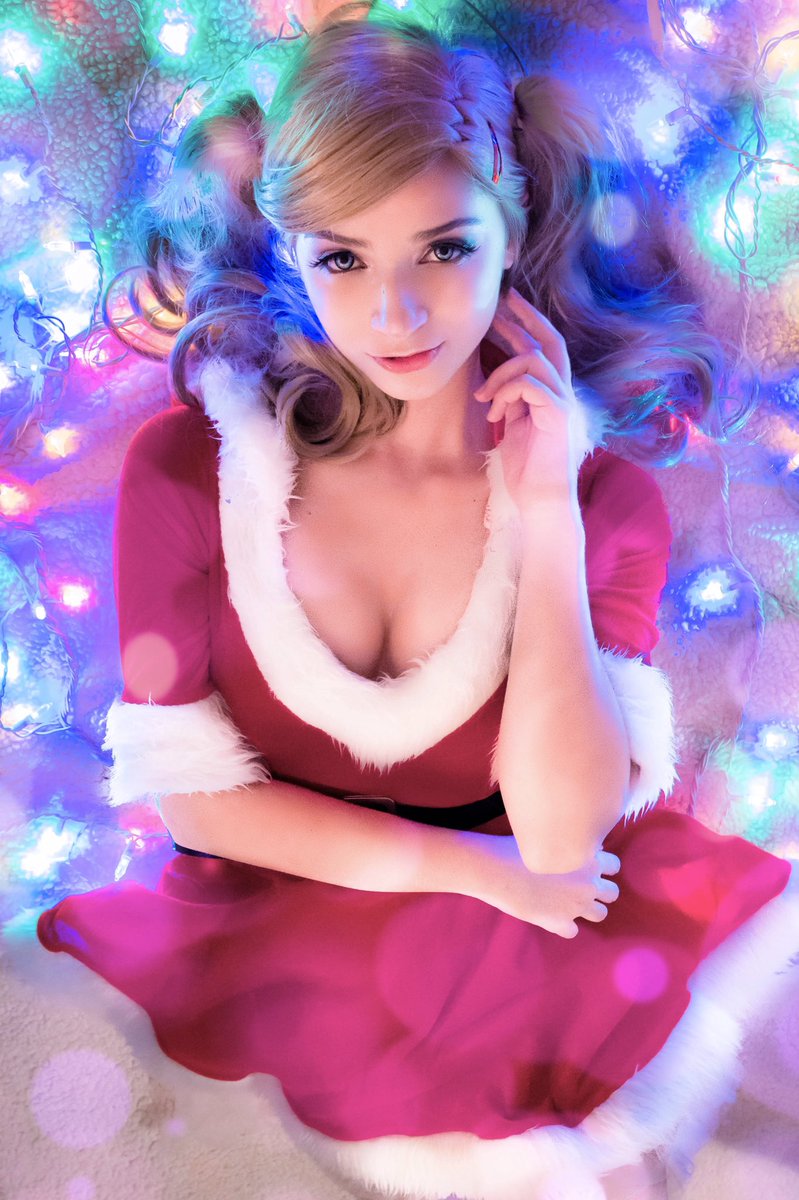 Another #anntakamaki Christmas photo!! #persona #persona5 #personacosplay #persona5cosplay #anntakamakicosplay @Atlus_West