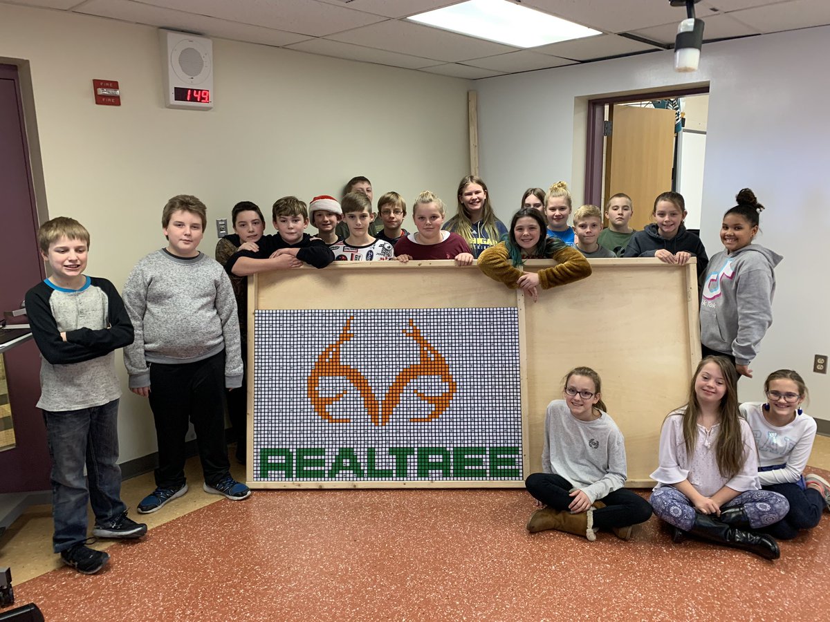DRobSTEM's tweet photo. It must be deer season... Check out what my 6th period class made with Rubik’s Cubes. #bssdproud #bsmsrocks #drobstem @Realtree https://t.co/IL7kUFErqZ