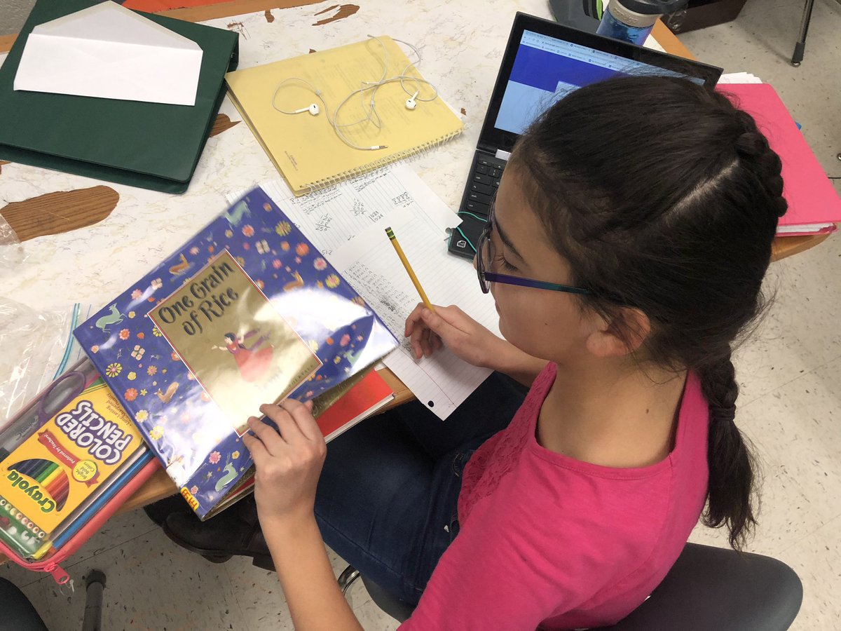 SRSChalke's tweet photo. PL everyday... Reading in math,  Powers of 10 visuals, followed by In Class flip lesson and a collaboration sort activity as an exit ticket. @LCPSFarmwell @FSMSpta https://t.co/70ONWBNxl7