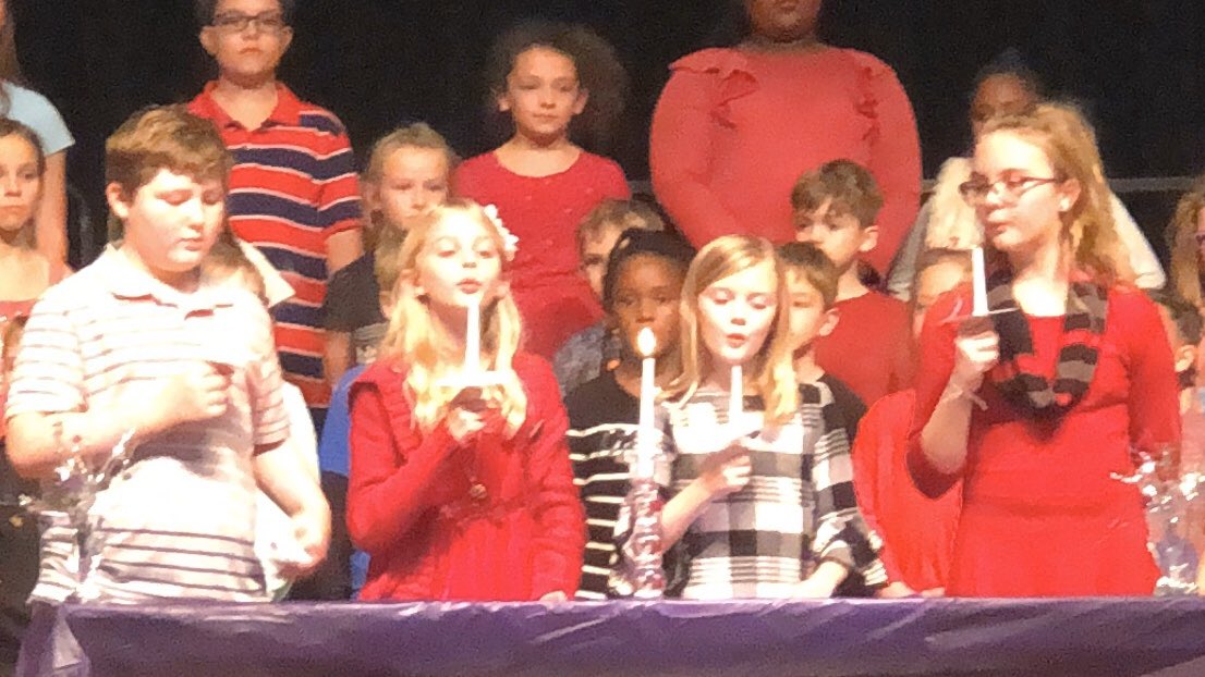 DrJanetWright's tweet photo. Grooming young leaders.  Pioneer Elementary School Student Council Induction Ceremony!!! @PEStangs #BuildingtheBestSPS #Mustangsmatter https://t.co/KFc9r9peV2