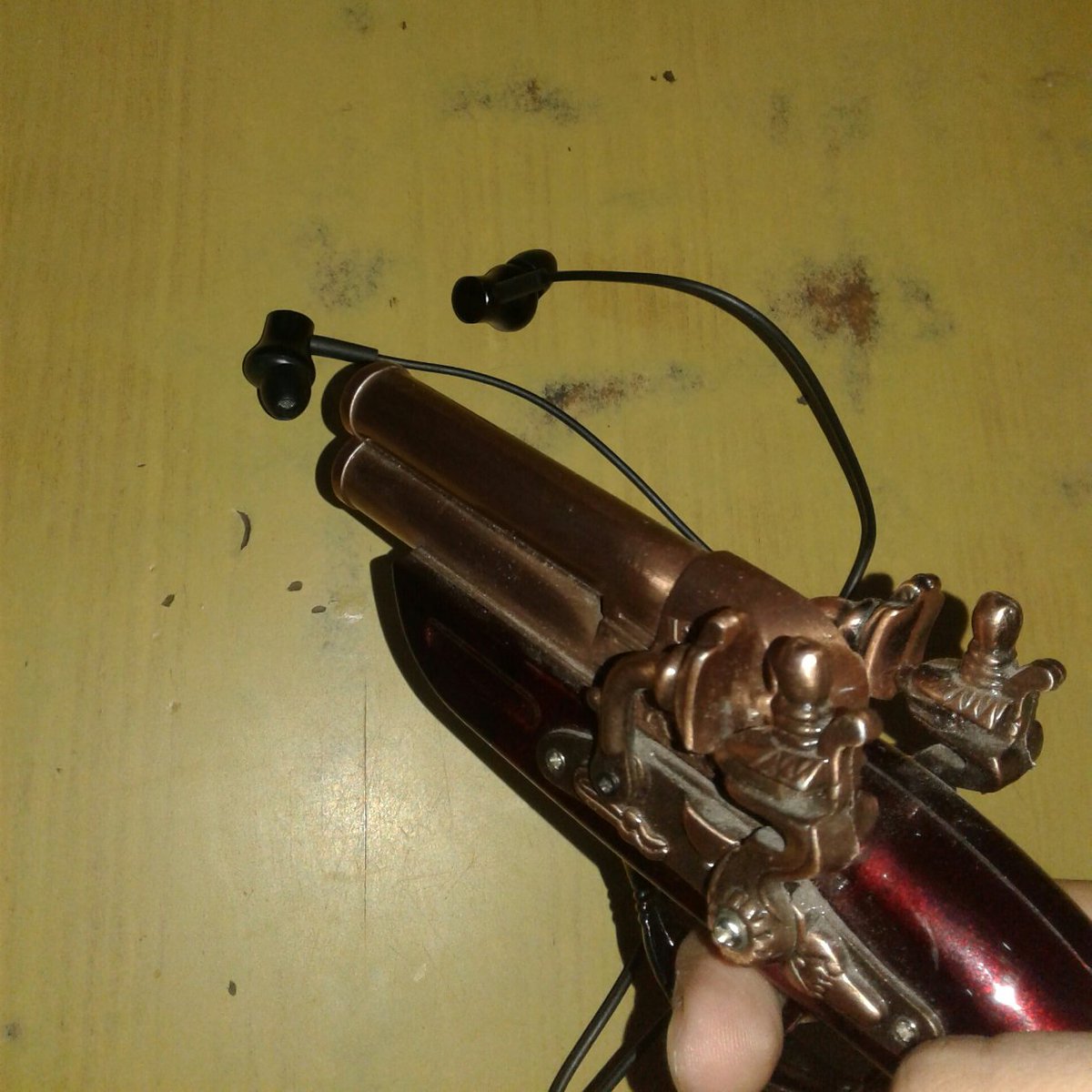 ht_land's tweet image. Leave that wire and go #therealWireless 🔥😆😆

Here is my version, I hope you may like it! @MadhavSheth1