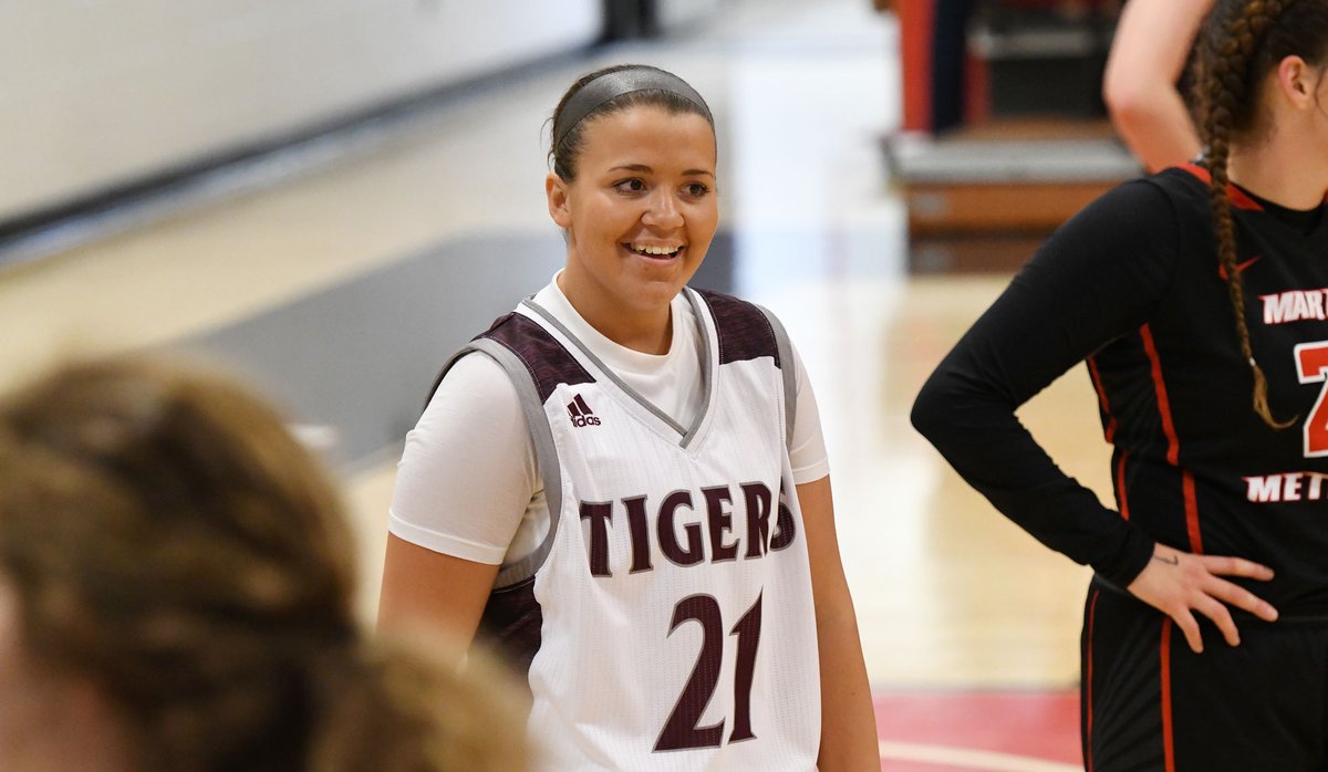 Cristin Hall shines with career-high 15 points in Lady Tigers’ 100-48 win over Fisk

#WeAreCU 

𝗥𝗘𝗖𝗔𝗣 ➡️ bit.ly/2qG5kA4
