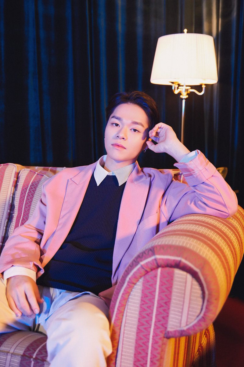 BN_Music's tweet photo. [#브랜뉴뮤직/PHOTO] BRANDNEW YEAR 2019 [DO THAT BRANDNEW THING] 'LOOK GOOD' OFFICIAL PHOTO #2

'DO THAT BRANDNEW THING' 2019.12.12 6PM RELEASE

#BRANDNEWMUSIC #LOOK_GOOD #범키 #키비 #양다일 #GREE #옌자민 #키디비 #빈센트블루 #브랜뉴이어2019 #BRANDNEWYEAR2019 https://t.co/E0tx5OzWI1