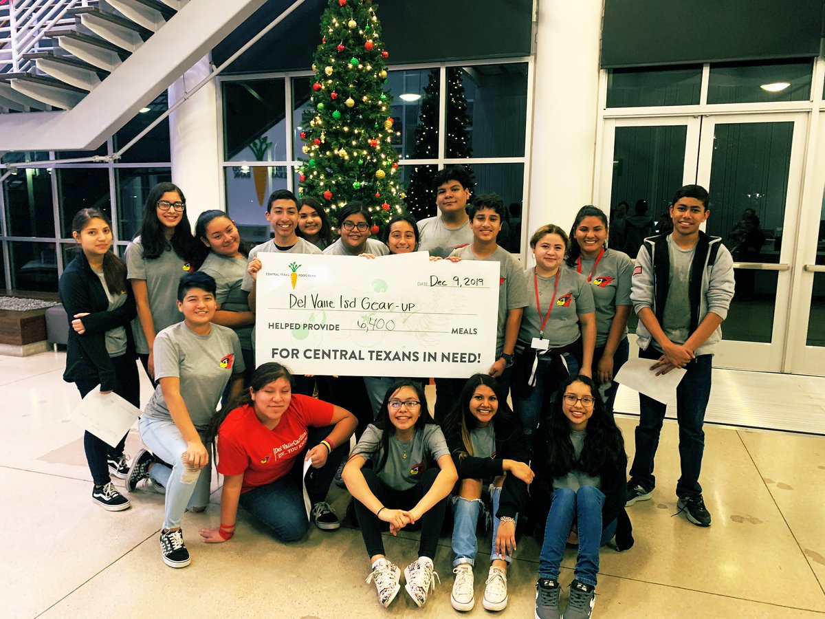 DVGEARUP's tweet photo. 6,400 meals were packed by our @DVGEARUP club members during our Fall Community service project! Thanks to @CTXFoodBank for allowing our students to join on this wonderful experience! Happy holidays! #gearupworks #dvproud https://t.co/8Z4ULTujLC