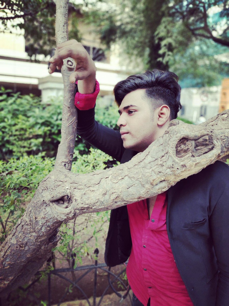 SunnyDevendra's tweet photo. Trees are the earth's endless effort to speak to the listening heaven https://t.co/IIJgU4sIDl
