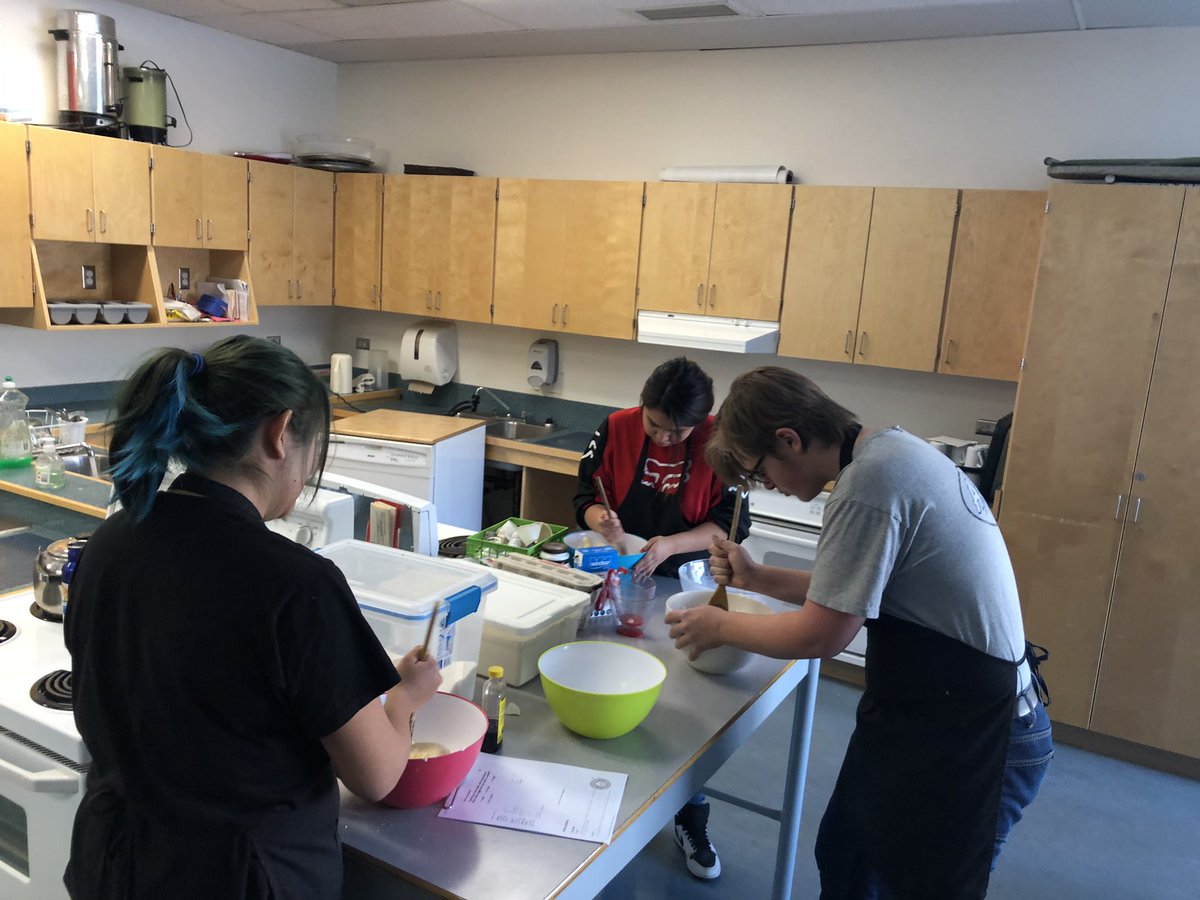 eh_caitlin's tweet image. Our grade 10 students were hard at work whipping up a couple batches of sugar cookies for our primary students to decorate today. So great to see them taking pride in giving back to our school community. Gotta love #multigrade #small #rural schools!