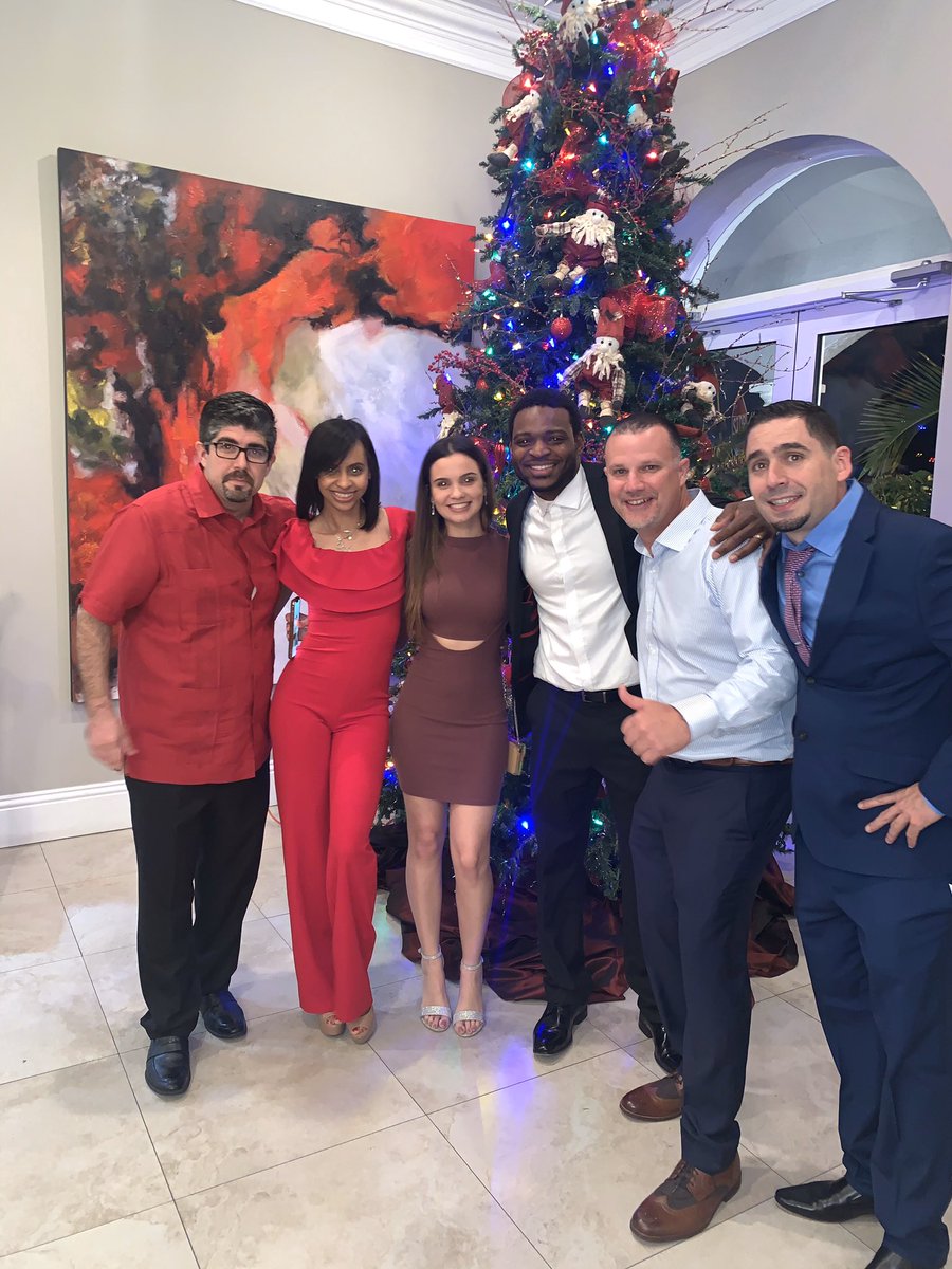 Carmensaldana31's tweet photo. Having a great time last night with the best team ..! Christmas party π#store0277 @251Home @carlitizo @JaimeTolsa @CalvinMobley4 https://t.co/RoB1n2VSgE