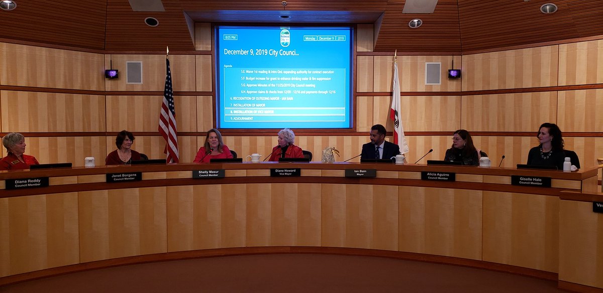 RedwoodCity's tweet photo. The new Mayor and Vice Mayor are now installed on the City Council. #citycouncil #mayor #vicemayor #localgovernment #redwoodcity https://t.co/HEcnFAkAws