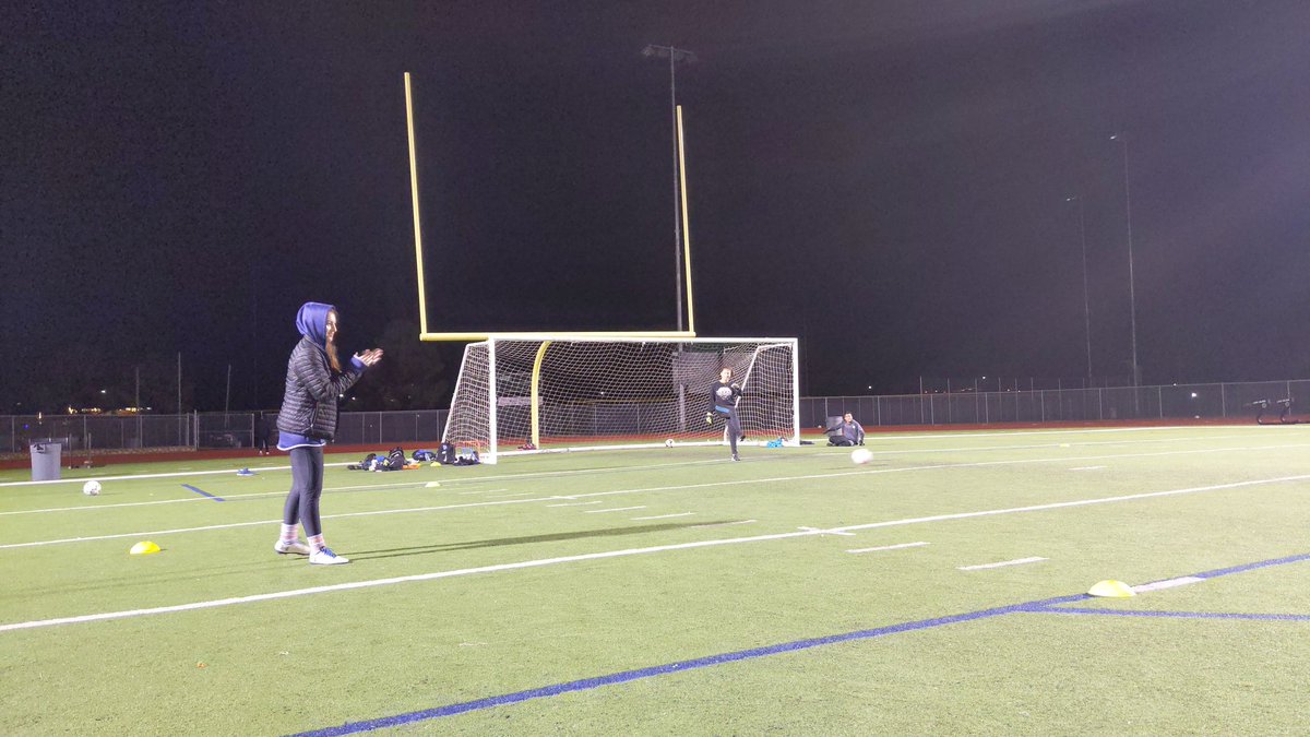Coach_Obed's tweet photo. Fun times with the best goalkeeping training crew in town @RevolucionGK1. Nice to have you back in town @RhiConelley. Hey @Gera_Alvarez19 and @_sissylyssy you need to bring your A game next time. I'm making a comeback! #RGK915 #GKUNION #thecrewisback https://t.co/IGfpwYbDiN