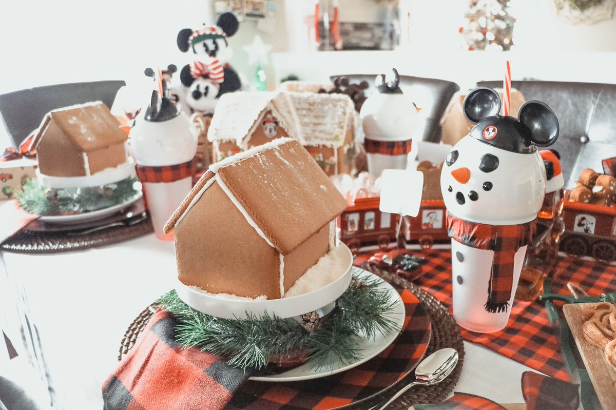 HopkinsTrina's tweet photo. Excuse the mess, my children are making memories. We spent the day decorating #gingerbreadhouse, eating #mickey waffles, listening to Christmas music, & then decorating #gingerbread cookies. Let your kids make the mess because life is just too short.
#mickeygingerbread #disney https://t.co/wMyaPbbgjz