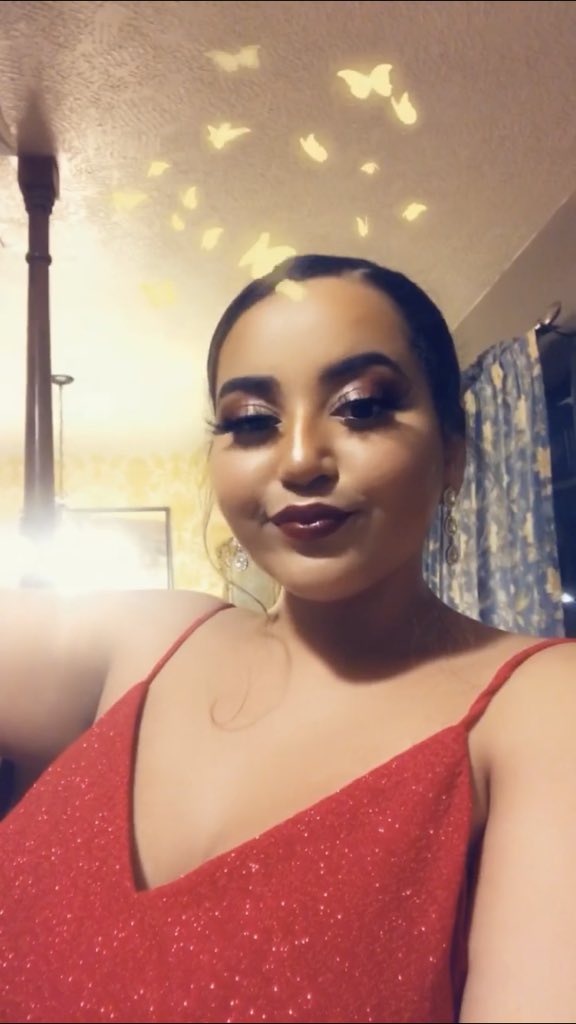 Lilllllie's tweet image. #hoco2k19  ❤️