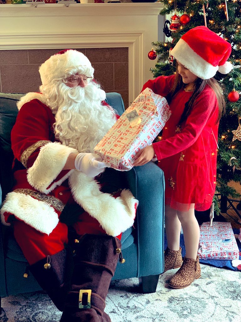 HDBellevue's tweet photo. Warmest Widhes and seasons greetings. My granddaughter received a pre-gift from Santa. She asked him, “did the reindeer park on the roof” 🎄 she wore my lucky Santa hat! https://t.co/DEDkqt0WjP