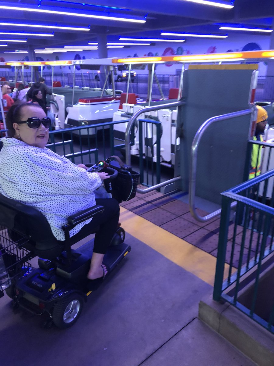 HagenGiven's tweet photo. Grammys day at Disneyland: a saga https://t.co/kRv9FUimvs