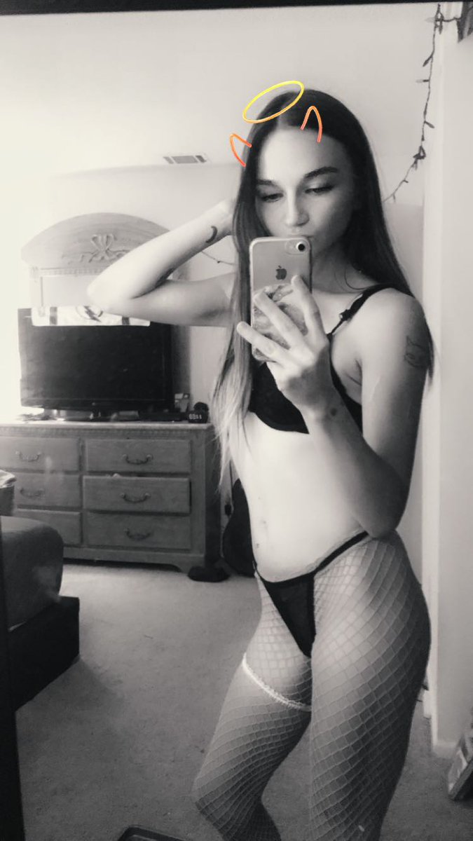 AmykushC's tweet photo. Selling my panties &amp; Skype shows tonight !! #pantiesforsale #feetpictures #camshows #slut #sluttycollegeigrl #snapchat #snapchatgirls #tatted #buymefood #cashappme #petite https://t.co/87vP3GtyvV