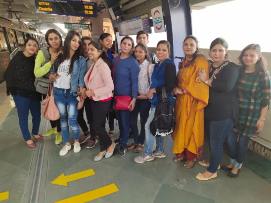 DreamZoneSchool's tweet photo. Creativity is putting your imagination to work. Likewise in order to practically inspire the young minds, Dreamzone Vaishali Centre Students visited India international trade fair, where14 states participated &amp; it was a great experience. 
#dreamzone #industryvisit #fashionrevol https://t.co/8V9Ix7h2AE