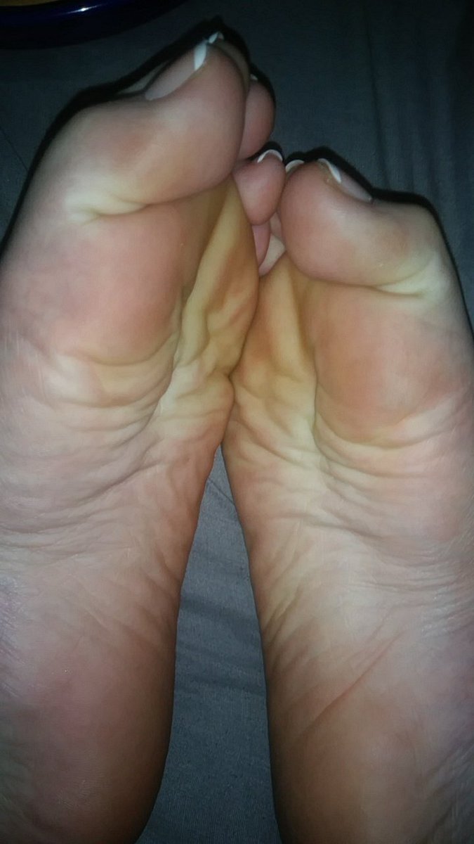 g0ddesscynthia's tweet photo. Kik EmpressCynthia1

Tribute and lets sesh

@rt_feet @PsychicRen @RTSatisfySarah @i_rt4u @RT_Wicked @rtfemdom1 https://t.co/0jnBxVXSti