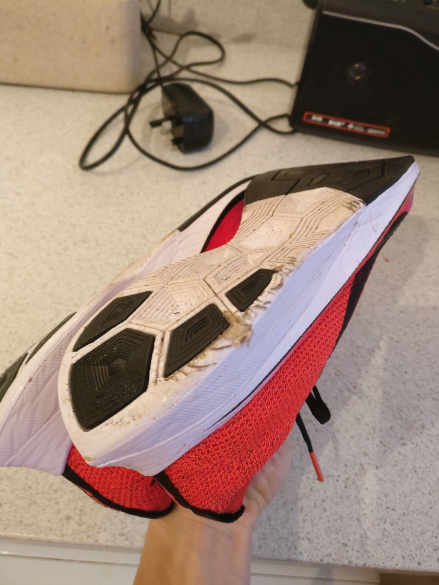 becky220190's tweet photo. @Nike I've worn your vaporfly's for a total of 9 miles and this is what's happened. Do you think this is good enough for a product I paid a lot of money for? https://t.co/VWdKbDGwzv