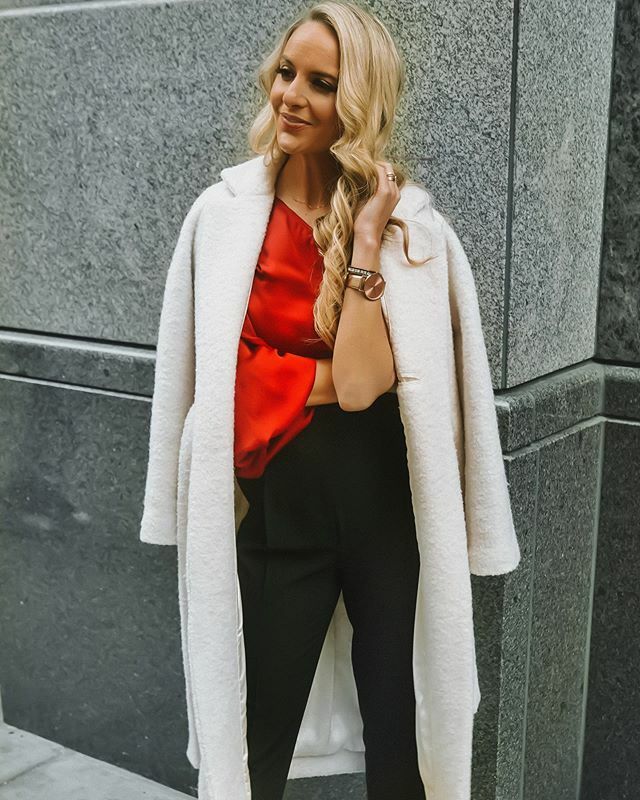 jackiemiranne's tweet photo. Style Snap! In need of some holiday shopping inspo?! Head Over To My InstaStory!! 💃🏼🎄✨
—
📷: @guywiththehair_ #holidayshopping #whatiwore #holiday #ootd #ootdsubmit #fashion #shopping #style #mystylebook #red #blackandwhite #holidayinspo #streetstyle … https://t.co/cWHlEHpGje https://t.co/zhZvX2dRJZ