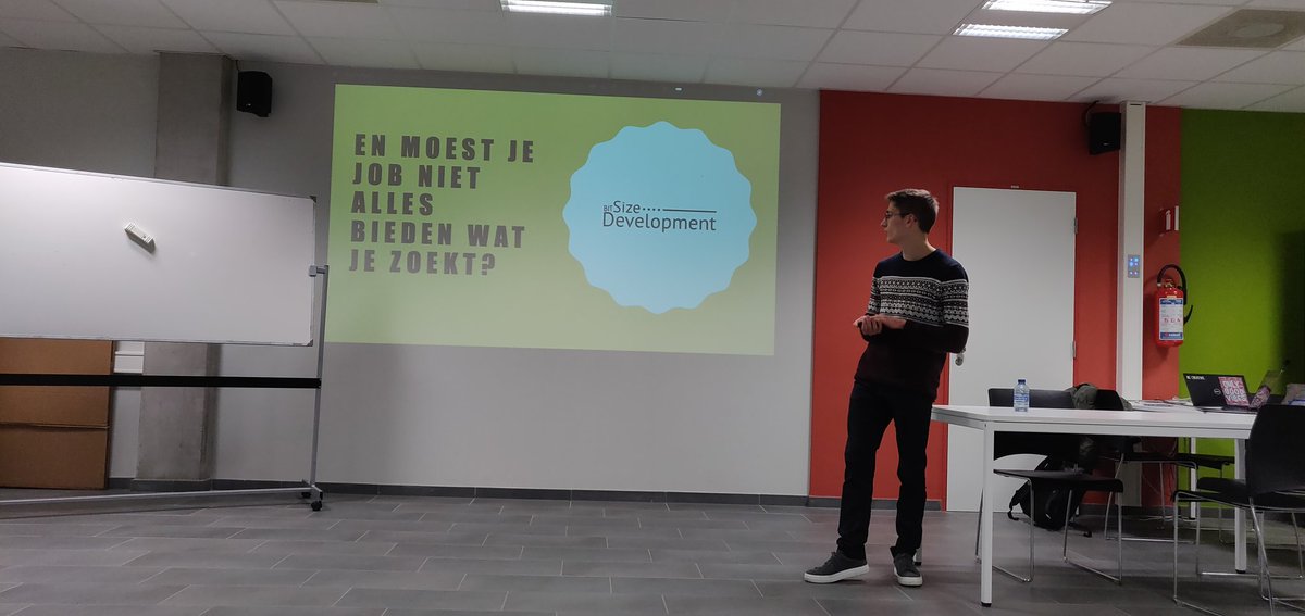 MatthiasVd94's tweet photo. Laatste interessante eveningtalk van Mitch over zijn traject richting het afstuderen aan de IT Factory en zijn start-up. Behoorlijk indrukwekkend! #thomasmore #itfactory https://t.co/6zrkYAIx5c