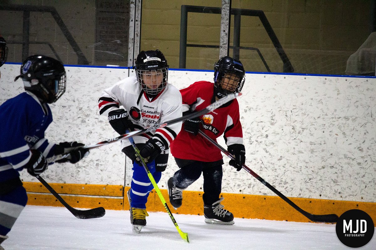 RedHawksjrhc's tweet photo. We are so lucky to have such great local support here in Cambridge, so giving these young stars some fun is the least we could do! Thank you to @GMHS1967 for giving our fans some great 1st period entertainment. 

#GoRedHawks #GaltMinorHockeySchool #SupportLocal https://t.co/xkGakQh09W
