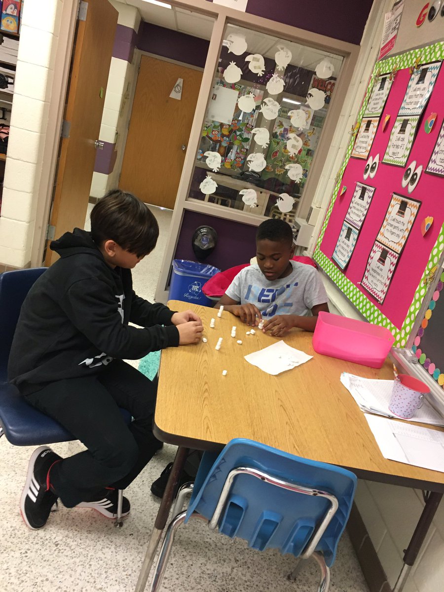 mrstomchikvb's tweet photo. Team building in Morning Meeting- building as many mini marshmallow snowmen as you can in one minute. #Relentlessgators #GlenwoodES https://t.co/xMh6cBfyDs