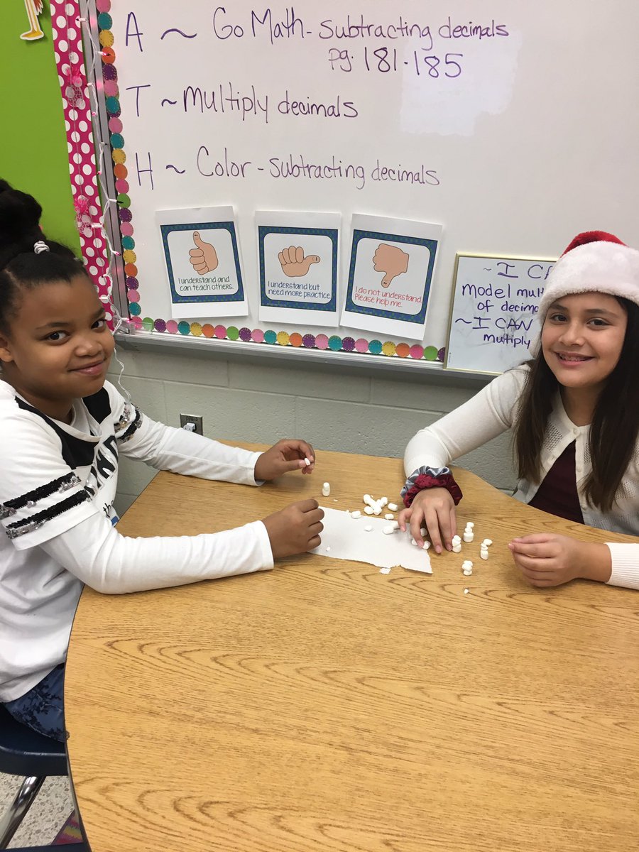 mrstomchikvb's tweet photo. Team building in Morning Meeting- building as many mini marshmallow snowmen as you can in one minute. #Relentlessgators #GlenwoodES https://t.co/xMh6cBfyDs