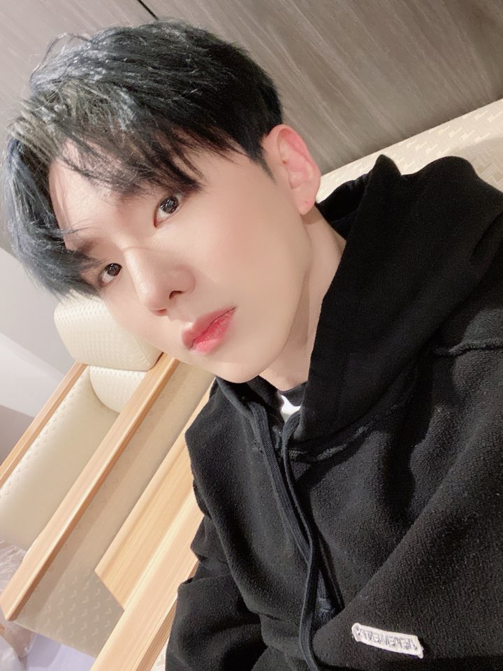 Official_MX_jp's tweet photo. [#キヒョン] きょうたくさんモンベベみなさんとあってうれしかったです.ほんとにほんとにありがとございます　愛しています!!!!!!!!!!  #キヒョン注意報 https://t.co/yohHgjBDHG