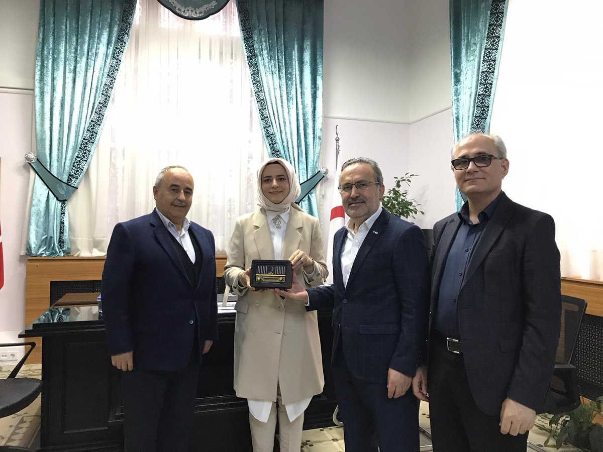 Genel Başkan Yardımcımız İsmail Hakkı Turunç, Genel Sekreterimiz Hüseyin Can ve Genel Sekreter Yardımcımız Murat Ellialtı, Haydarpaşa Numune Eğitim ve Araştırma Hastanesi Başhekim Yardımcılığı görevine başlayan Denetleme Kurulu Üyemiz Dr. Sema Kopuz Yetiş'u ziyaret ettiler.