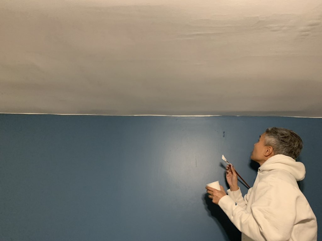 datachoirsounds's tweet photo. @samesmail here I attempt to 📸my wife painting our room like your classic #MrRobot shot - we have both loved seeing the show and especially your S4 which is a masterpiece. I have been wishing a NY movie theater would screen part of or all of S4. Any chance this could happen? https://t.co/vgatepv1rL