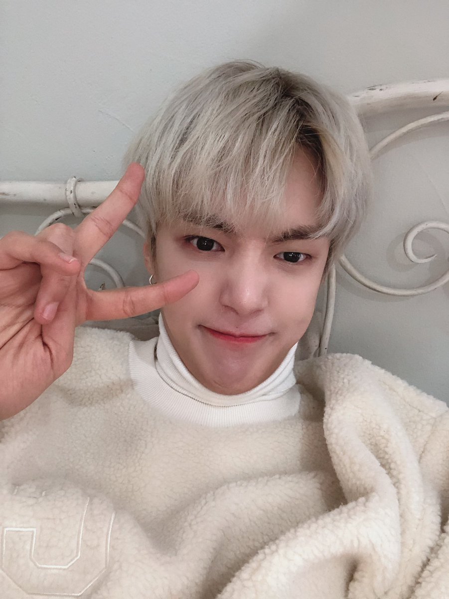 Official_MX_jp's tweet photo. [#ミニョク]  プレゼントです。受けとってください。 https://t.co/Ayo76xZFd1
